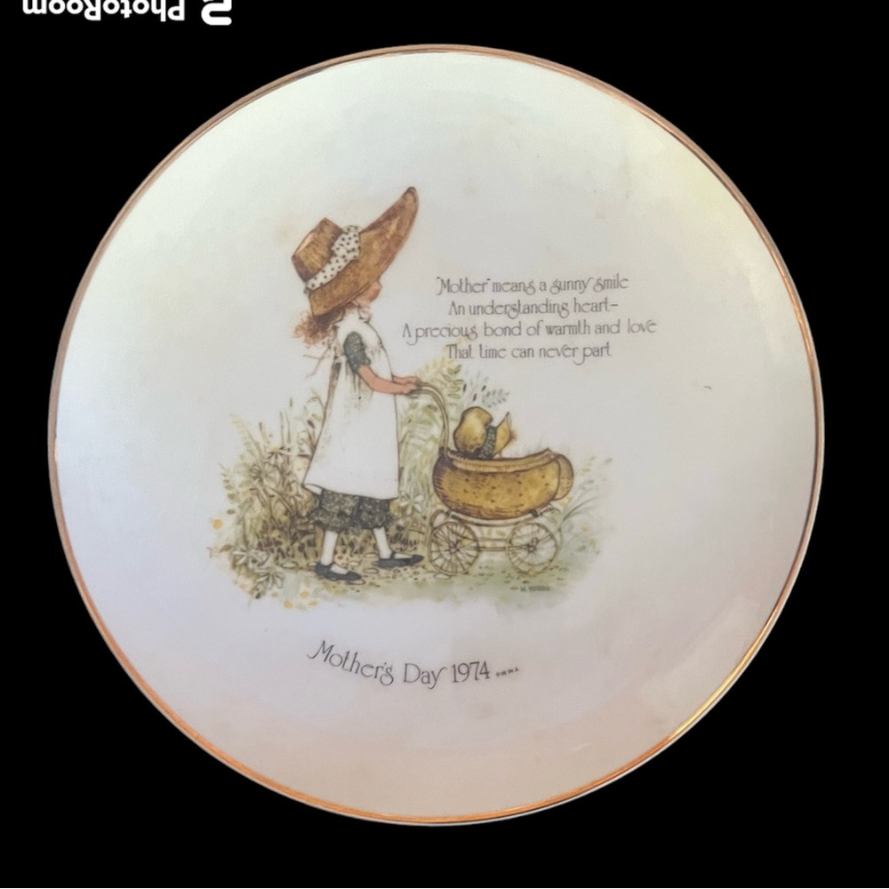 Vintage Holly Hobbie Commemorative Mother's Day 1975 Decorative Plate